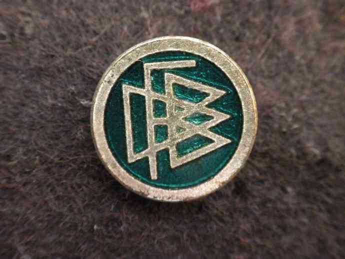 DFB rund, silberne Buchstaben, grüner Grund, emailliert